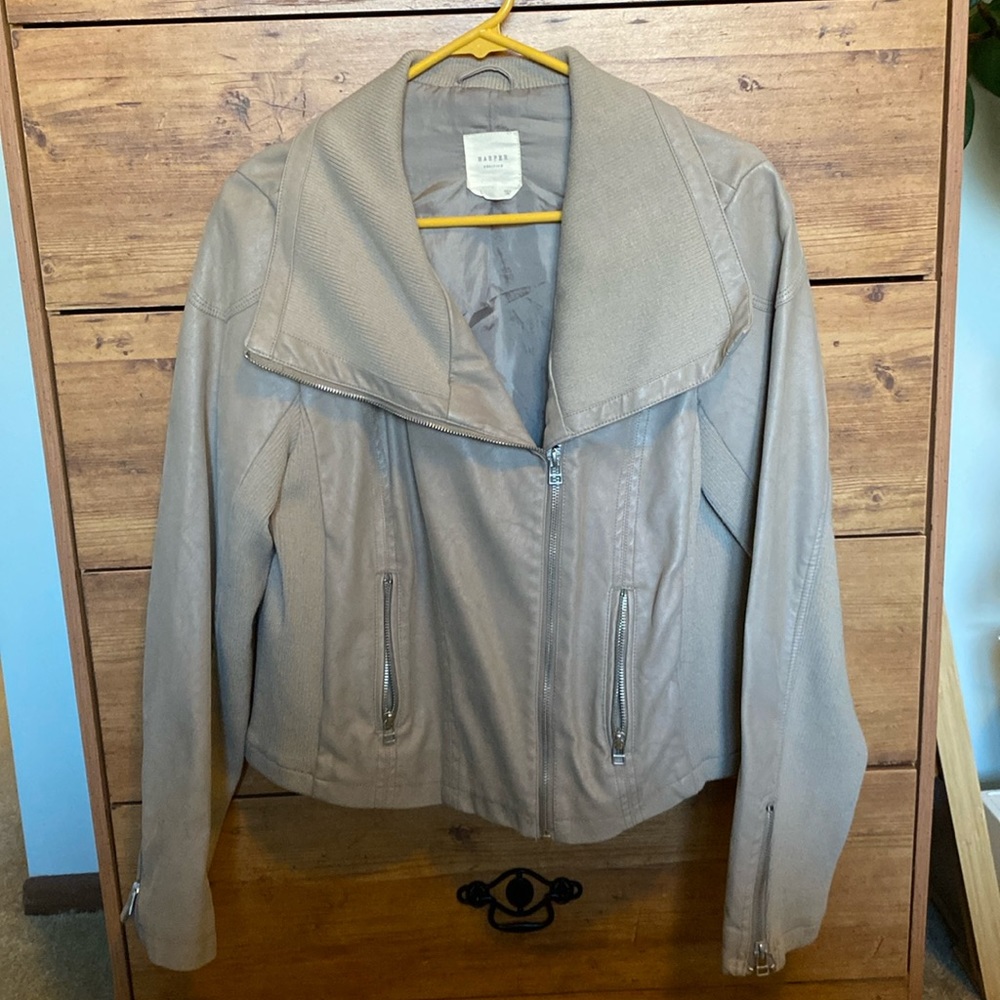 Women’s stylish bomber jacket